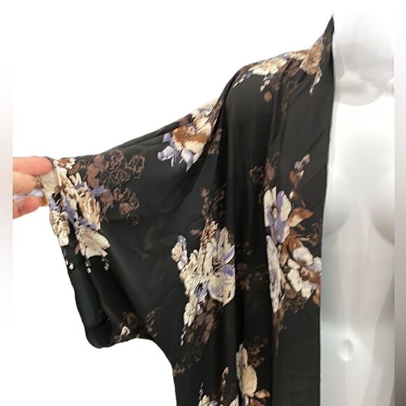 Everly- Chiffon Kimono Black Floral Print, Short Sleeve, High/ Low Shaw Collar, - Picture 6 of 16